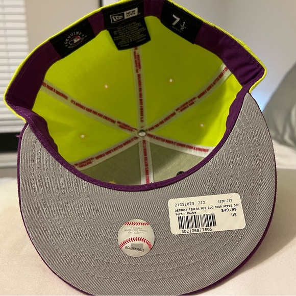 New Era 59Fifty Detroit Tigers Big League Chew Swingin Sour Apple with pin! RARE - Picture 5 of 7